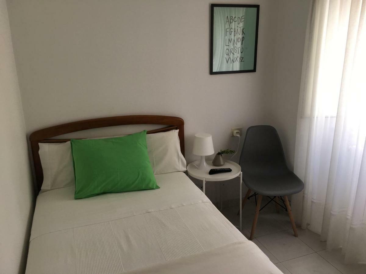 Отель Pension Rosalia De Castro Фос Экстерьер фото
